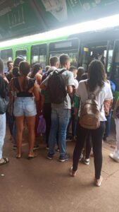 Prefeitura antecipa circulação de novos ônibus para resolver superlotação na região Sul de Palmas em horários de pico