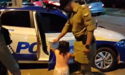 Ação rápida de policiais militares do 6º Batalhão, salva vida de menina de 2 anos que estava engasgada no Aureny III, em Palmas; VEJA VÍDEO