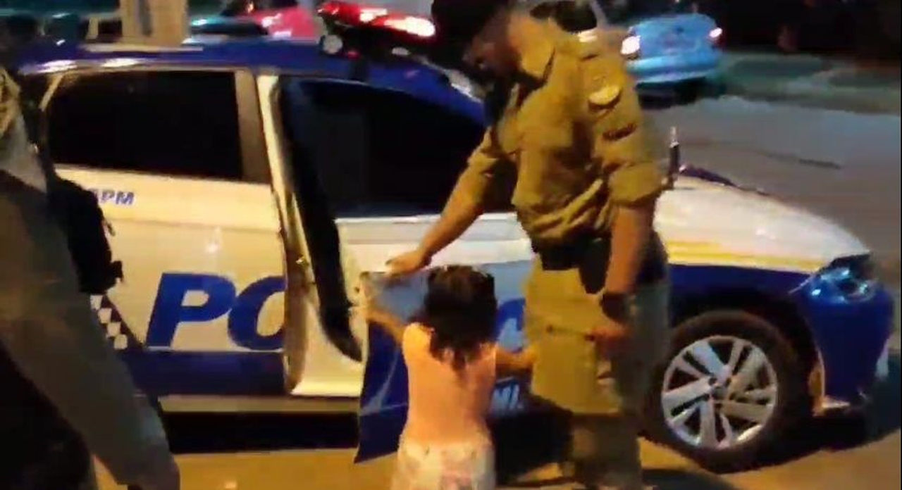 Ação rápida de policiais militares do 6º Batalhão, salva vida de menina de 2 anos que estava engasgada no Aureny III, em Palmas; VEJA VÍDEO