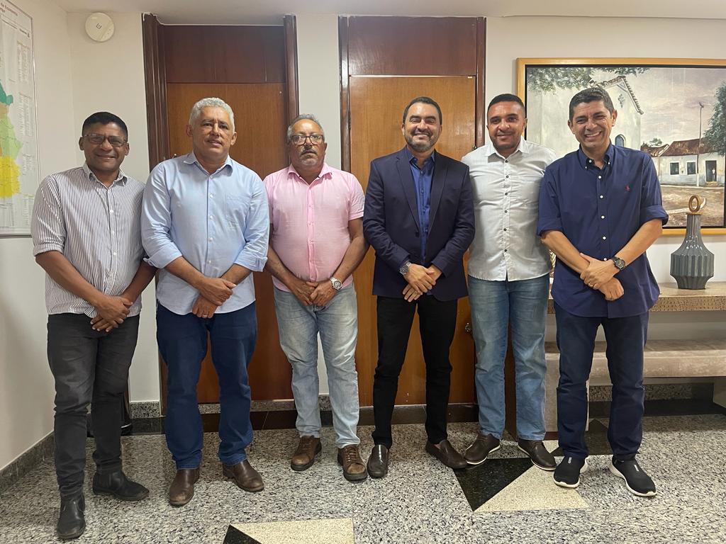 Deputado Cleiton Cardoso fortalece laços com Governo Estadual durante visita para Silvanópolis