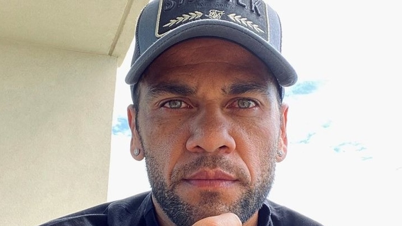 Daniel Alves é condenado a quatro anos e meio de prisão por estupro