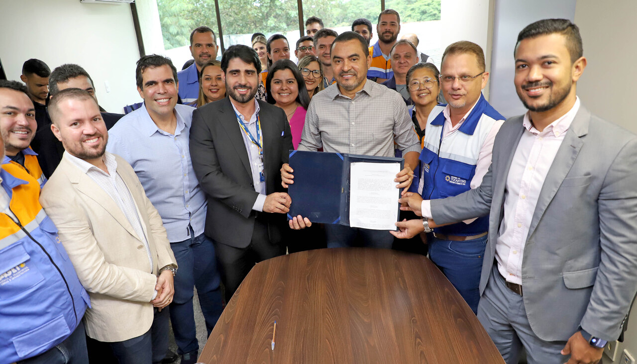 Governador do Tocantins assina termo e oficializa federalização da TO-020