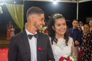 Sob a bênção do Pastor Claudemir Lopes, casal celebra casamento no setor Sol Nascente, na região Sul de Palmas