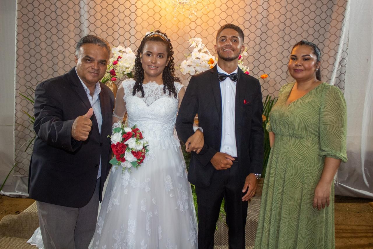 Sob a bênção do Pastor Claudemir Lopes, casal celebra casamento no setor Sol Nascente, na região Sul de Palmas