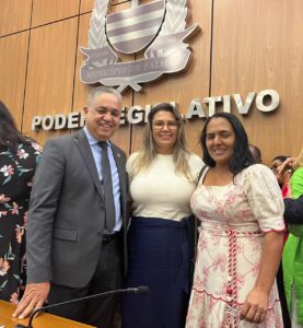 Vereador Eudes Assis homenageia Miriam Borges em Sessão Solene na Câmara de Palmas