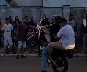 [VÍDEO] Prefeito de Aliança do Tocantins é filmado 'dando grau' sem capacete durante evento com motociclistas