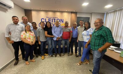 Gabinete do deputado Cleiton Cardoso recebe comitiva de Silvanópolis em dia de diálogo e parceria