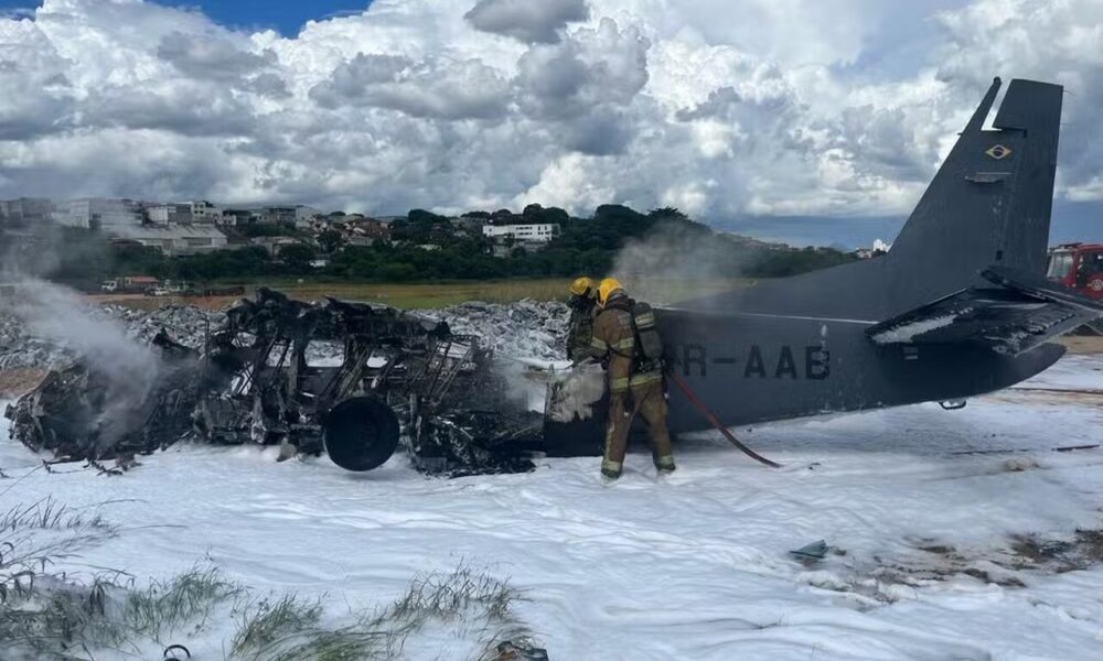 Queda de avião da PF em aeroporto de Belo Horizonte deixa dois agentes mortos e mecânico ferido