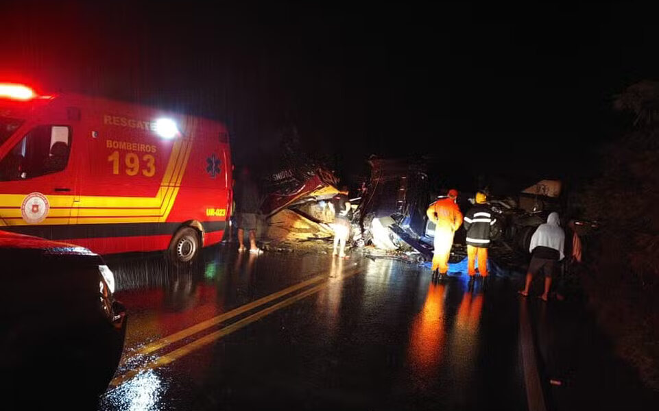 Acidente envolvendo caminhões resulta na morte de motorista em Colinas do Tocantins