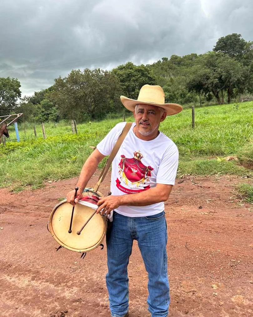 Fé e tradição: Deputado Cleiton Cardoso celebra a cultura tocantinense no pouso da folia do Divino Espírito Santo