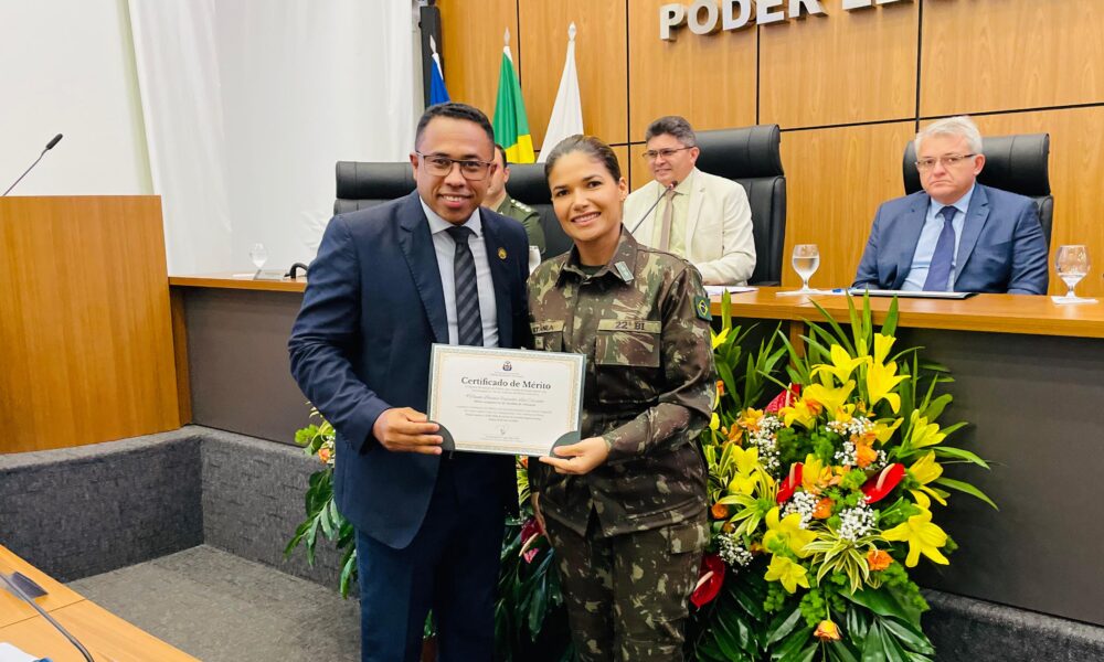Vereador Daniel Nascimento participa de Sessão Solene em homenagem ao Exército Brasileiro na Câmara de Palmas
