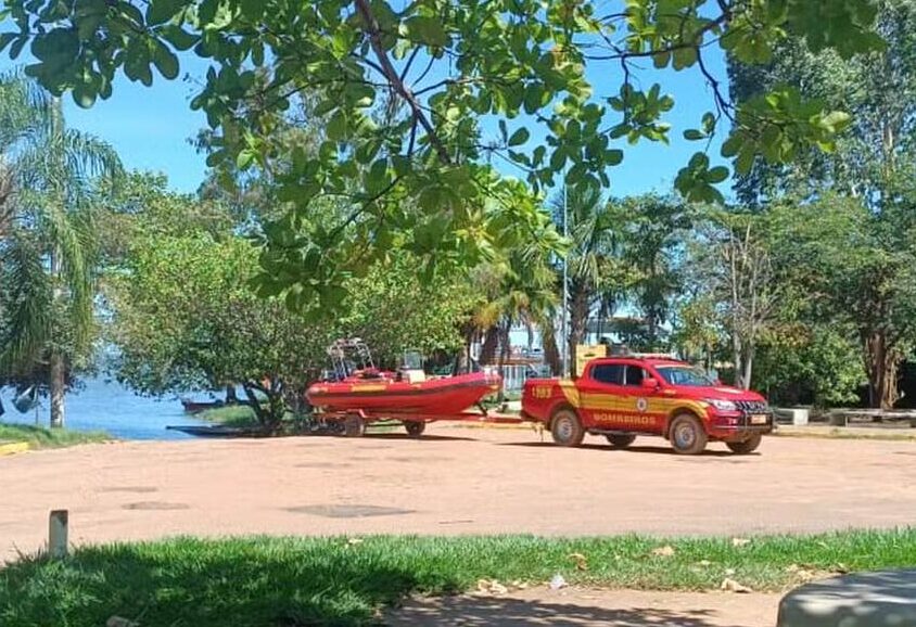 Banzeiro faz barco afundar e pescadores passam por susto no Lago de Palmas