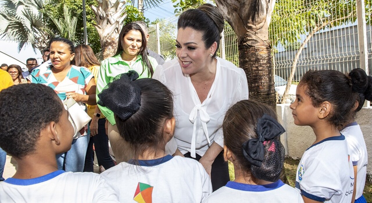 "O maior da história", ressalta Cinthia Ribeiro ao anunciar concurso da Educação de Palmas com mais de 2 mil vagas; confira os cargos