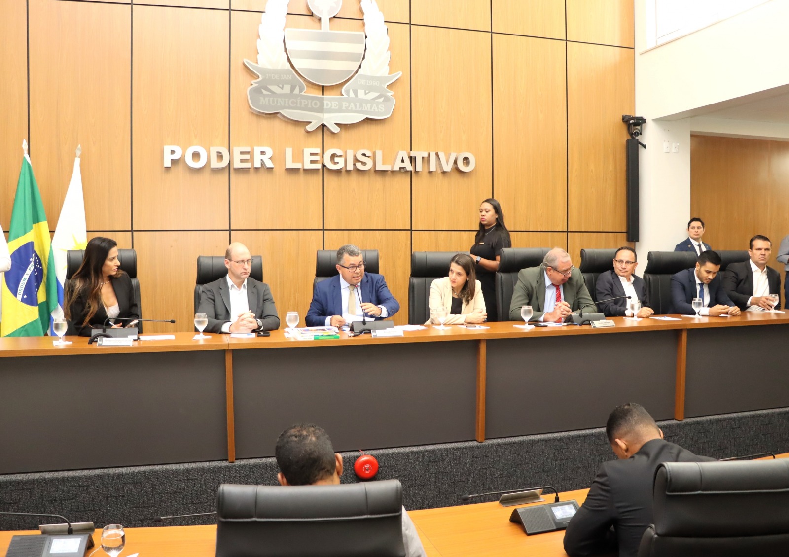 Vereadores discutem regularização fundiária e acesso à energia elétrica em Palmas