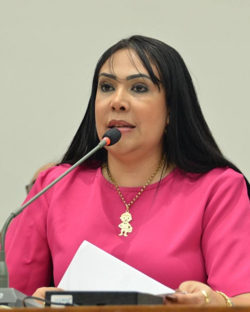 Pré-candidata à prefeita de Palmas, Janad Valcari, aciona justiça após mensagens ofensivas de servidoras do município