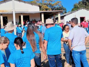 Pré-candidato a prefeito Jailton Bezerra participa da saída das folias na Romaria da Sucupira em Dianópolis