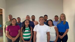 Pré-candidato a prefeito de Rio da Conceição, Gilson Lopes, e seu vice, Marcos de Bia, reúnem-se com pré-candidatos a vereador para alinhamento político