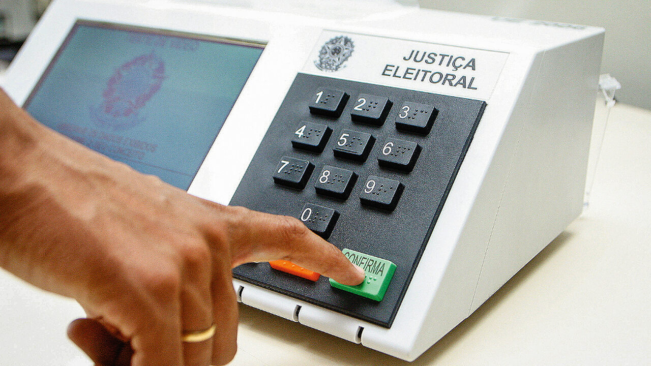 Justiça Eleitoral busca mesários voluntários para as eleições municipais; saiba os benefícios e como se inscrever