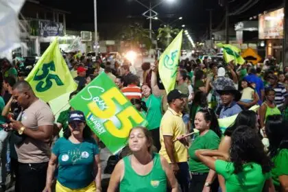 Candidato a prefeito e vice, Warley Evangelista e Jac Souza inauguram comitê de campanha com grande carreata em Combinado, no Tocantins