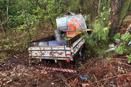 Acidente com caminhão de limpeza de pista deixa 5 pessoas feridas na zona rural de Paraíso