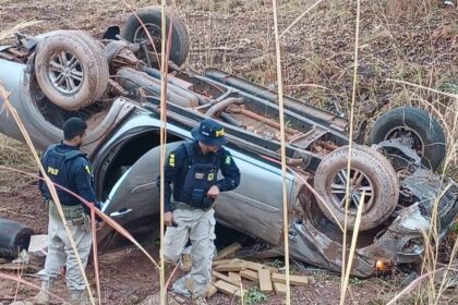 Tentativa de fuga acaba em capotamento e apreensão de mais de 400kg maconha no sul do Tocantins