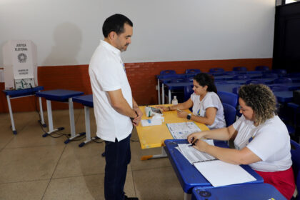 Após votar, governador Wanderlei Barbosa destaca a importância das eleições para o desenvolvimento dos municípios