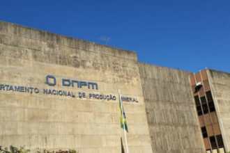 A Agência Nacional de Mineração abre concurso com 220 vagas e salários de até R$ 12,8 mil em todo o Brasil; confira o edital