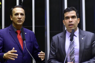 Deputados do Tocantins pelo fim da escala 6x1: Ricardo Ayres e Carlos Gaguim apoiam PEC para transformar jornada de trabalho; entenda
