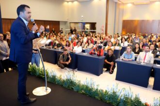 Wanderlei Barbosa anuncia novos prédios da Unitins e destaca avanços na educação durante Encontro Profe Líderes