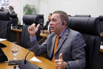 Vereador Carlos Amastha participa de inauguração de praça da Arso 43 e destaca importância de espaços públicos para a comunidade