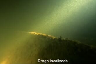 Duas dragas de extração de areia naufragam em Babaçulândia; bombeiros realizam buscas no lago