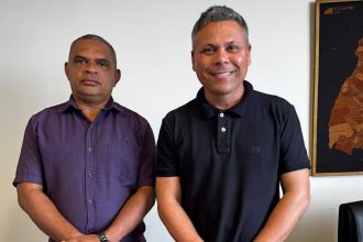 Vereador Alex Mascarenhas recebe visita do vereador Wilton do Gás para alinhamento político em Palmas