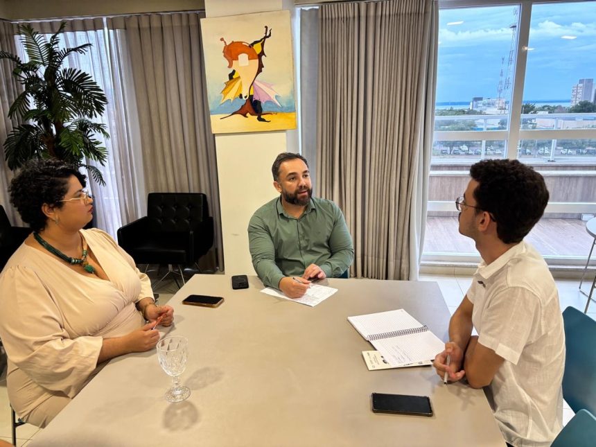 Coletivo SOMOS recebe representante de movimentos estudantis para debater gratuidade do transporte público em Palmas