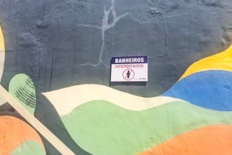 Banheiro da Praia da Graciosa é interditado para reforma após atos de vandalismo em Palmas