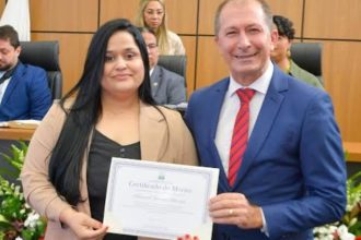 Vereador pastor Manoel Bomfim participa de sessão solene em homenagem aos jornalistas