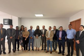 Vereador Carlos Amastha e base do prefeito visitam secretária de Educação para reforçar apoio