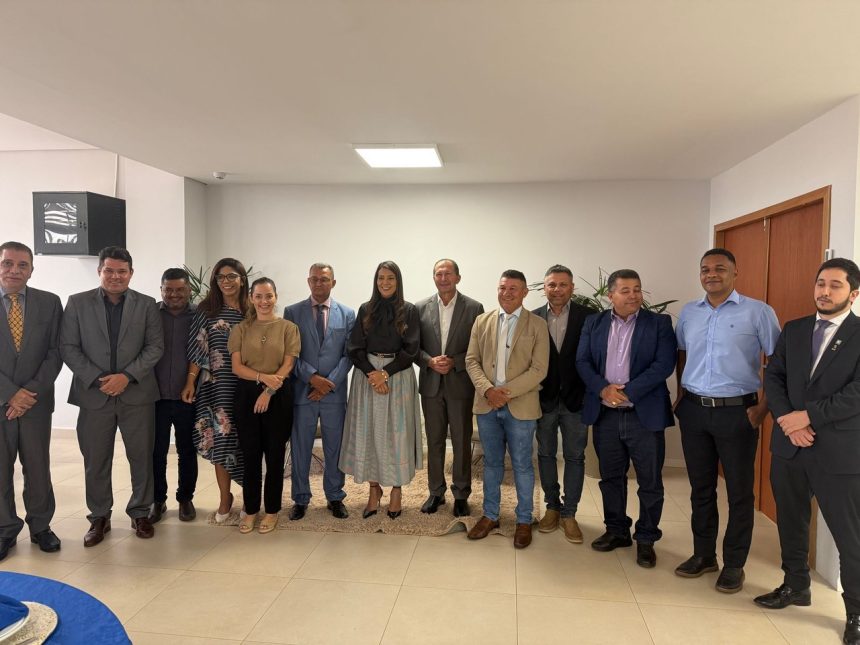 Vereador Carlos Amastha e base do prefeito visitam secretária de Educação para reforçar apoio