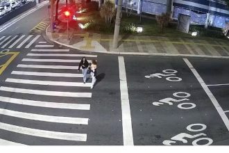 VÍDEO / Jovens morrem atropeladas por carro em alta velocidade; motorista é suspeito de disputar racha
