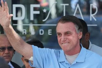 Bolsonaro recebe alta 3 semanas após a cirurgia no intestino