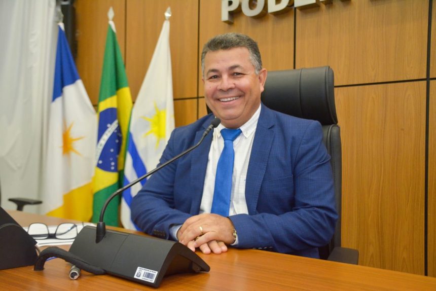 Lei de autoria do vereador Folha que cria o CMEI Maralúcia Farias Sousa no Aureny I é sancionada pelo prefeito