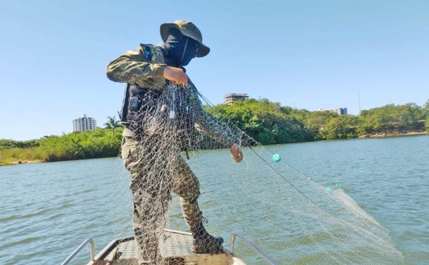 Naturatins apreende 6,3 mil metros de redes de pesca e 84 kg de pescado em operação contra crimes ambientais no Tocantins