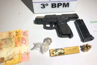 PM prende dois homens com arma de fogo e drogas no centro de Pedro Afonso