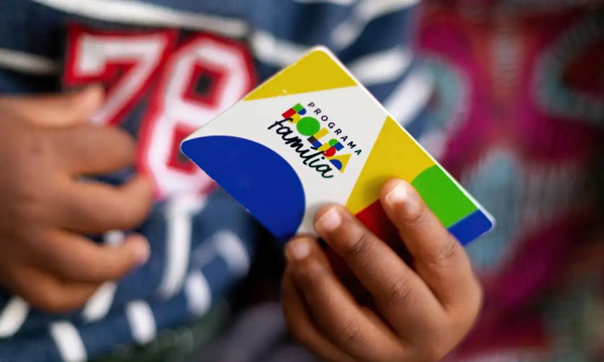 Caixa paga parcela de maio do Bolsa Família para quem tem NIS final 3; confira os valores e as regras
