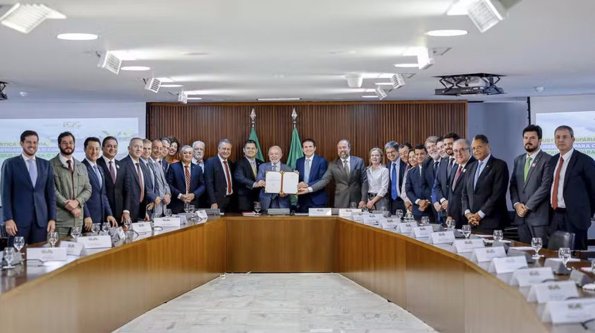 Nova medida de Lula garante conta de luz grátis para 60 milhões de brasileiros e desconto para outros 55 milhões; entenda