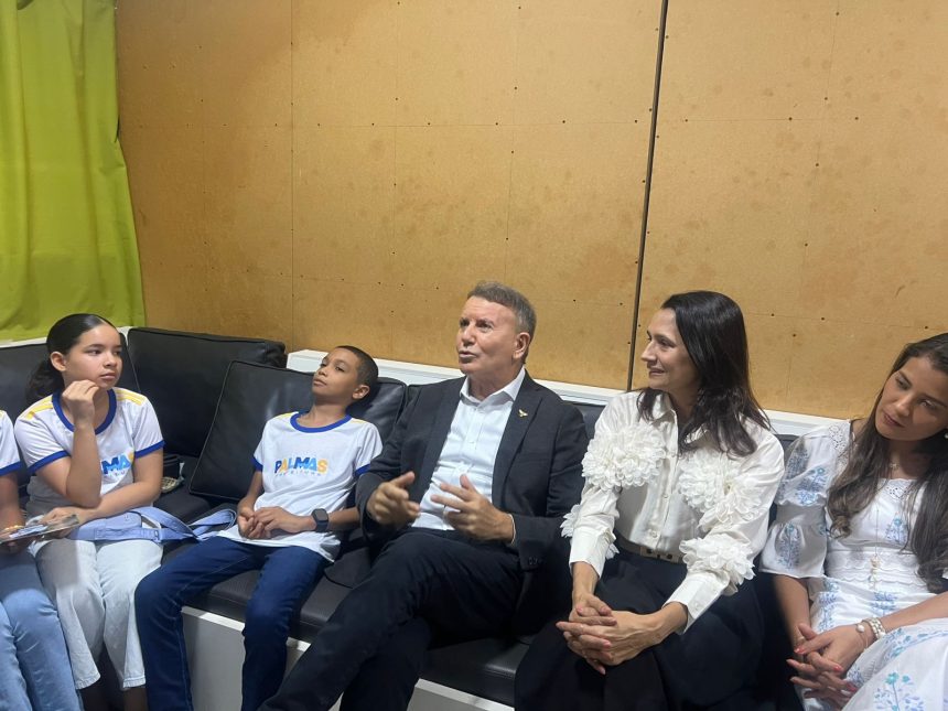 “Se eu contar, ninguém acredita”: Alunos da ETI Santa Bárbara lançam livro com histórias de vida e superação; veja detalhes