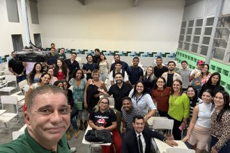 Visão empreendedora e soluções criativas na gestão pública é tema de palestra realizada pelo vereador Carlos Amastha
