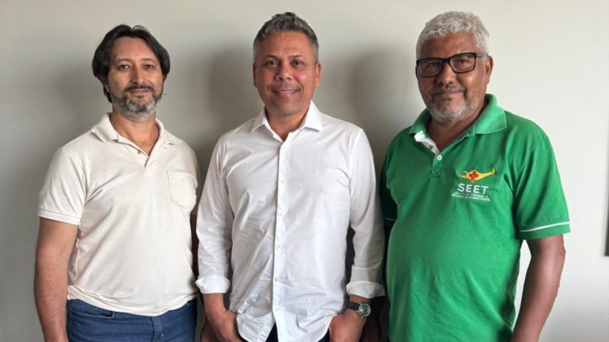 Vereador Alex Mascarenhas recebe lideranças sindicais e reforça compromisso com valorização dos técnicos de enfermagem da Capital