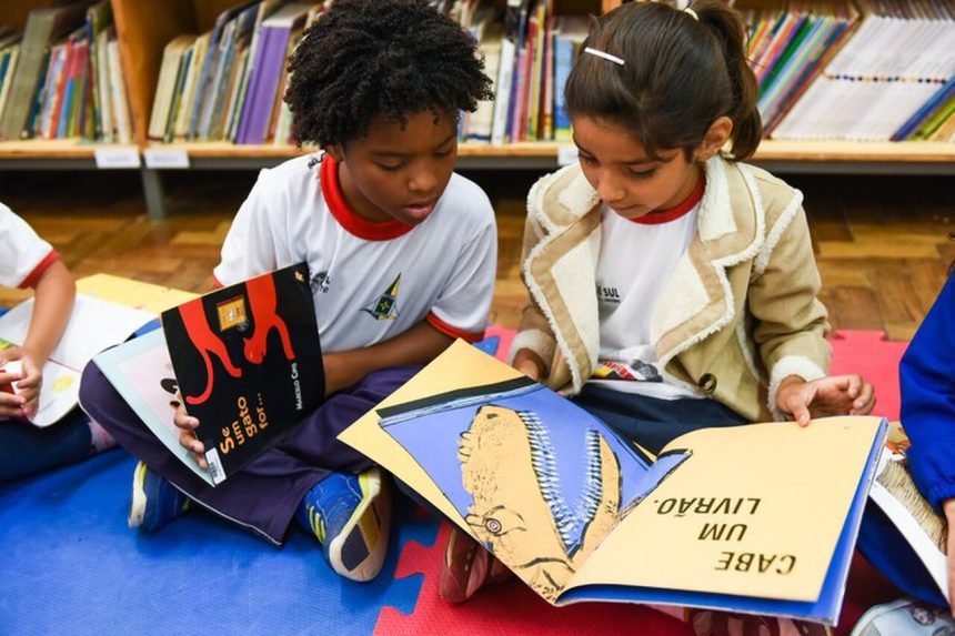 Literatura brasileira é celebrada no 1º de maio com ações de incentivo à leitura nas escolas públicas