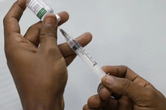Casos de influenza e vírus respiratórios aumentam no Brasil; crianças e idosos são os mais vulneráveis