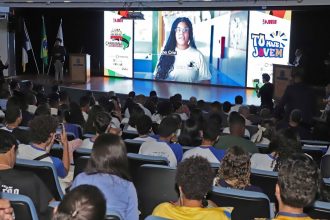 Governo do Tocantins lança programa TO Mais Jovem com foco em políticas públicas e capacitação; Caravana das Juventudes participa do evento